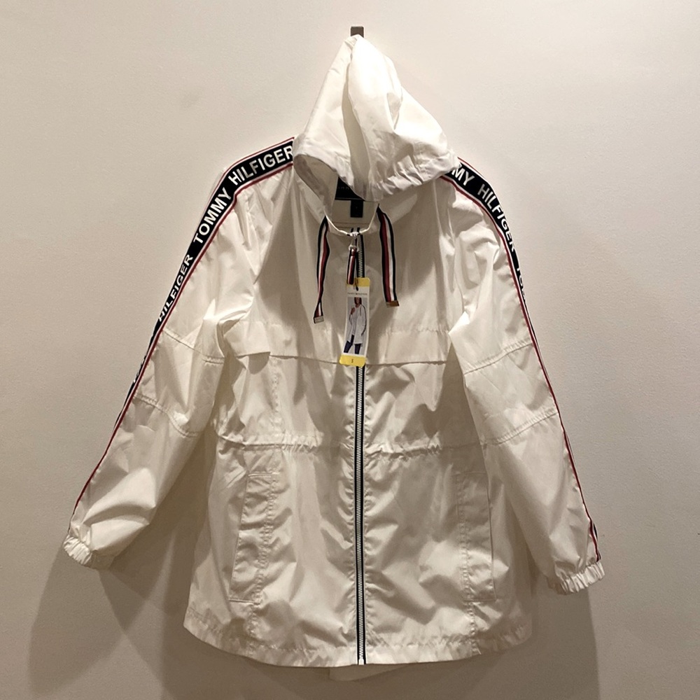 Women White Tommy Hilfiger Windbreaker Jacket Size Small..